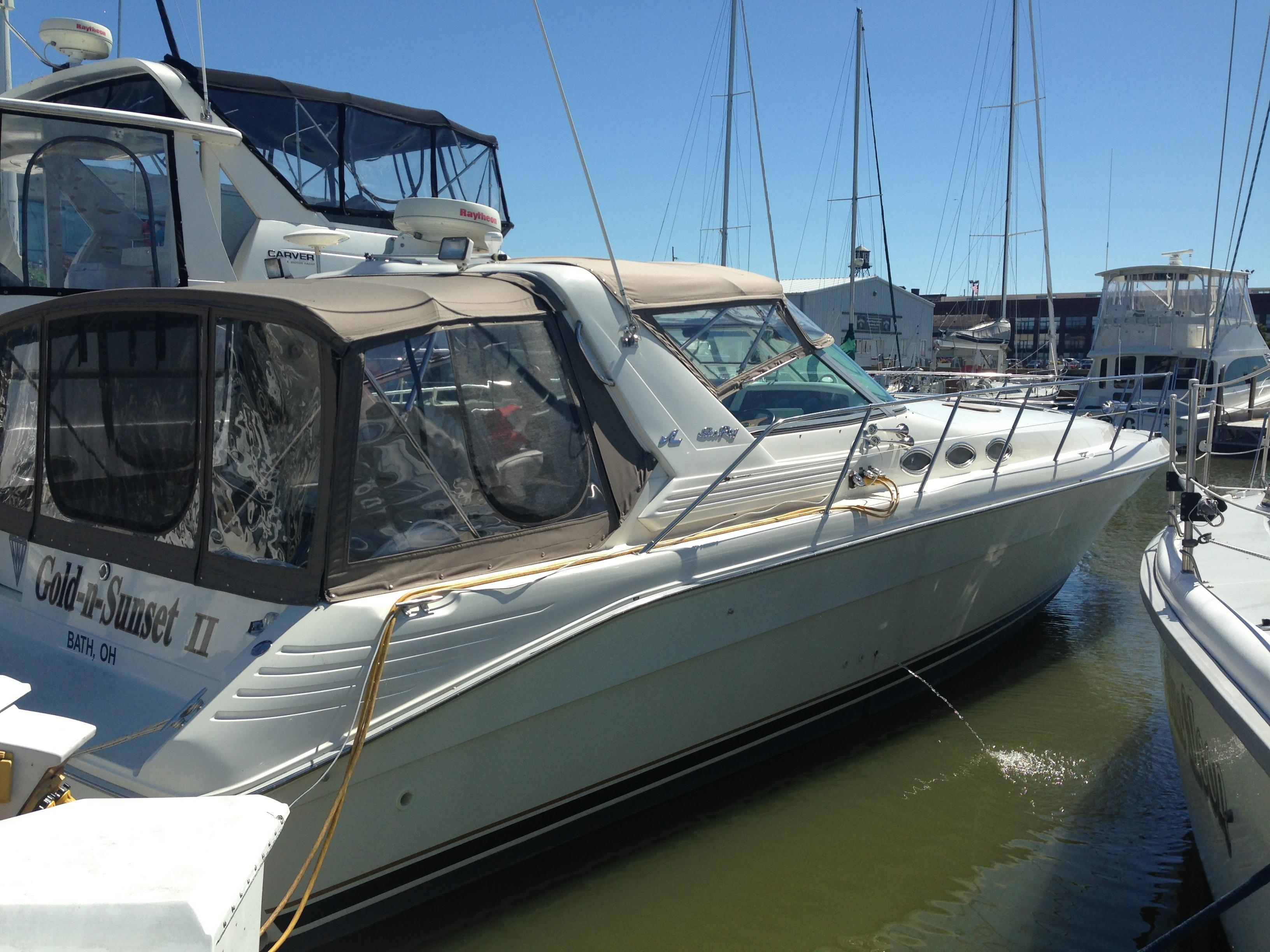 Sea Ray 40 Express Cruiser, Port Clinton