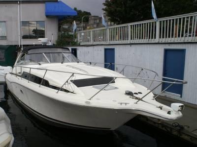 Bayliner 3485 Avanti Express, Seattle, USA - At Our Docks!