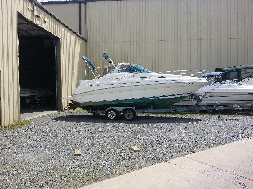 Sea Ray 240DA,