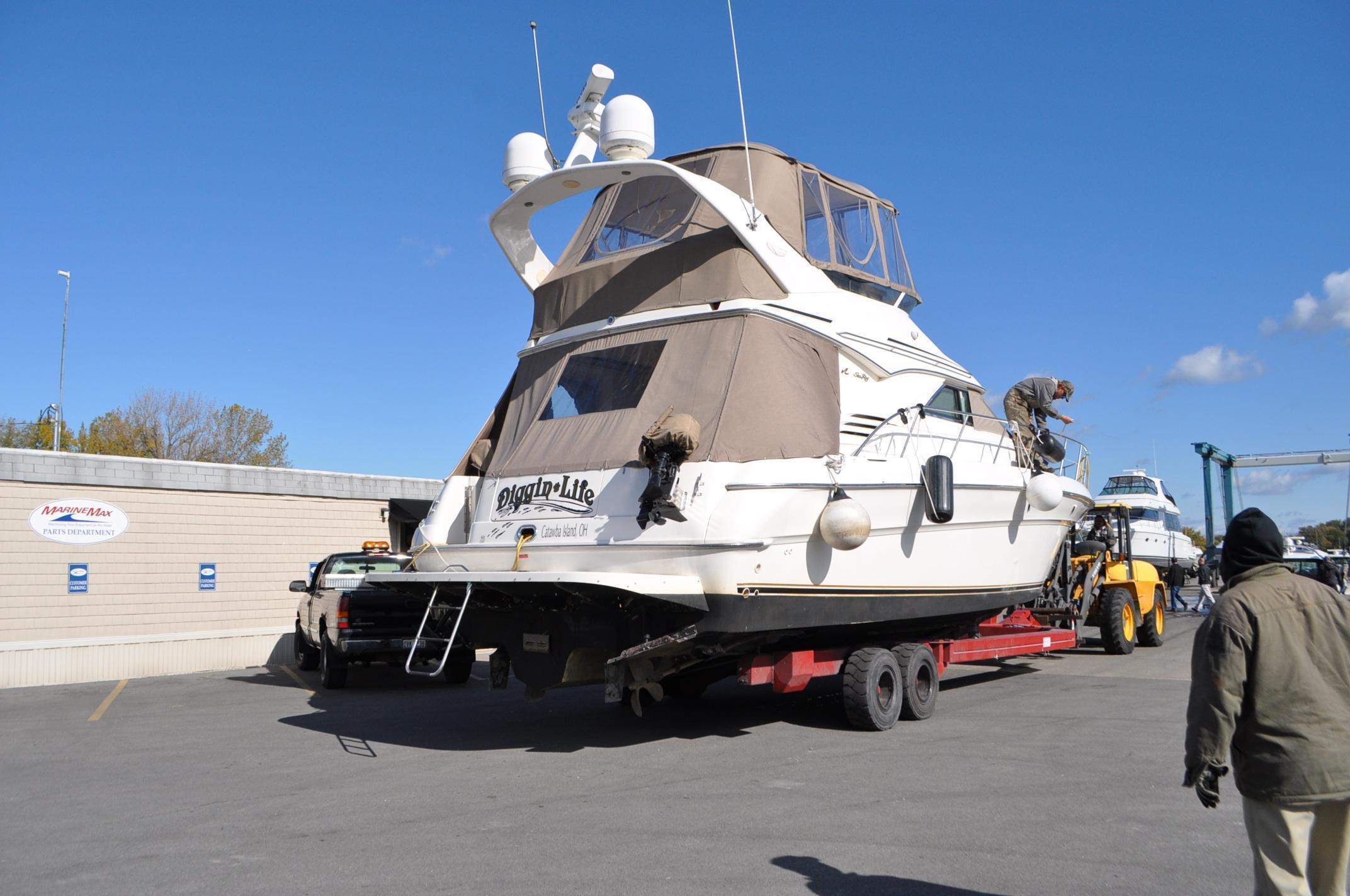 Sea Ray 400 Sedan Bridge, Port Clinton