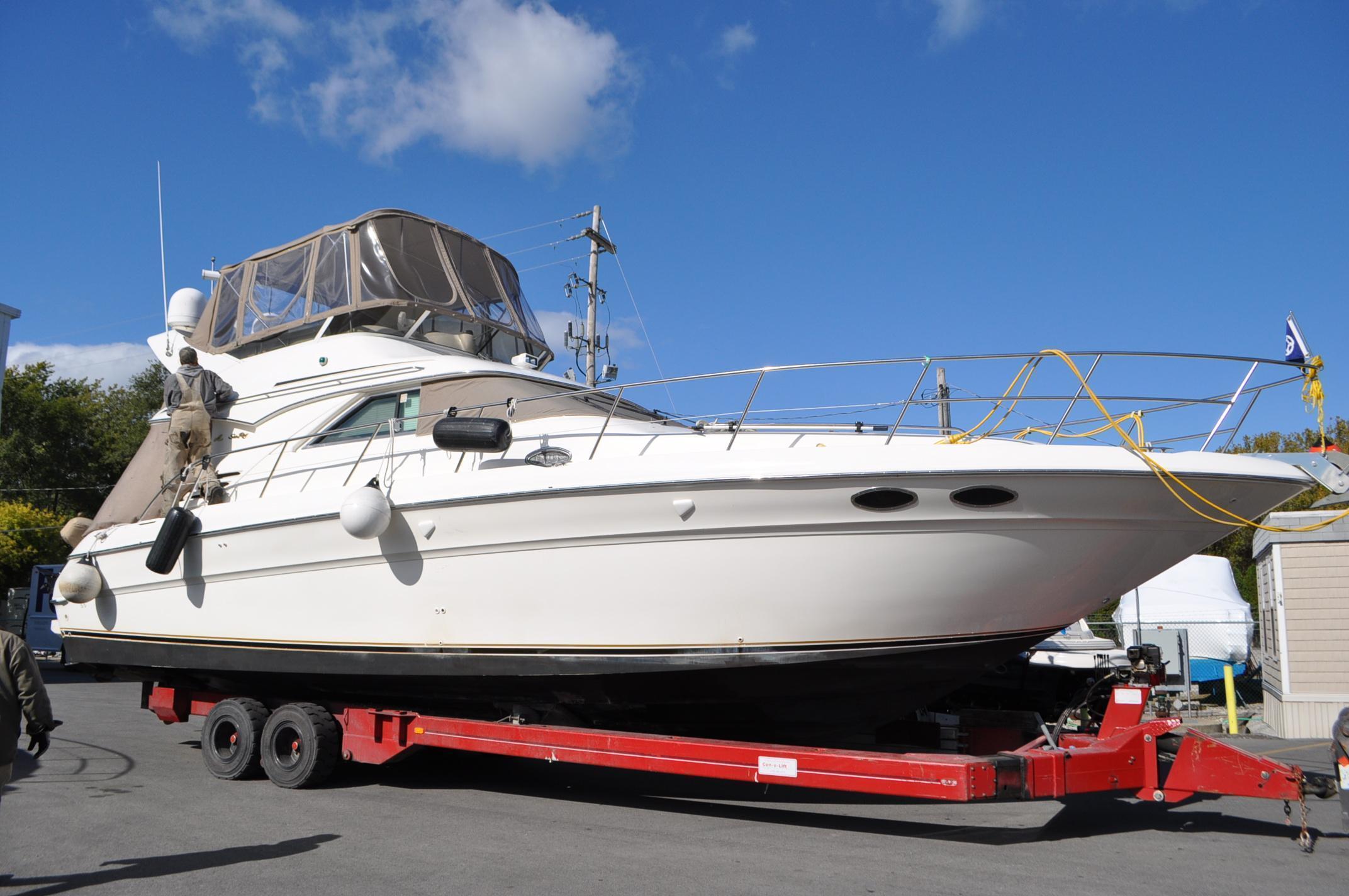 Sea Ray 400 Sedan Bridge, Port Clinton