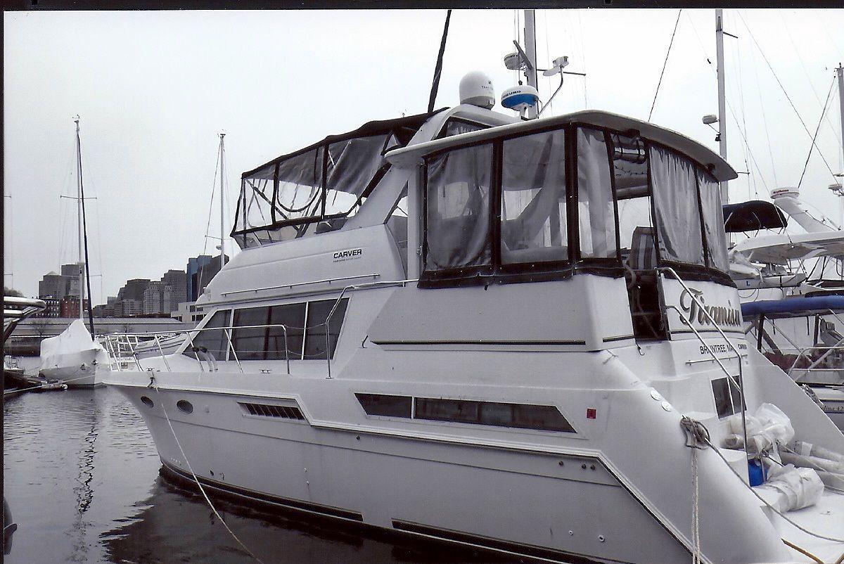 Carver 405 Motor Yacht, Charlestown