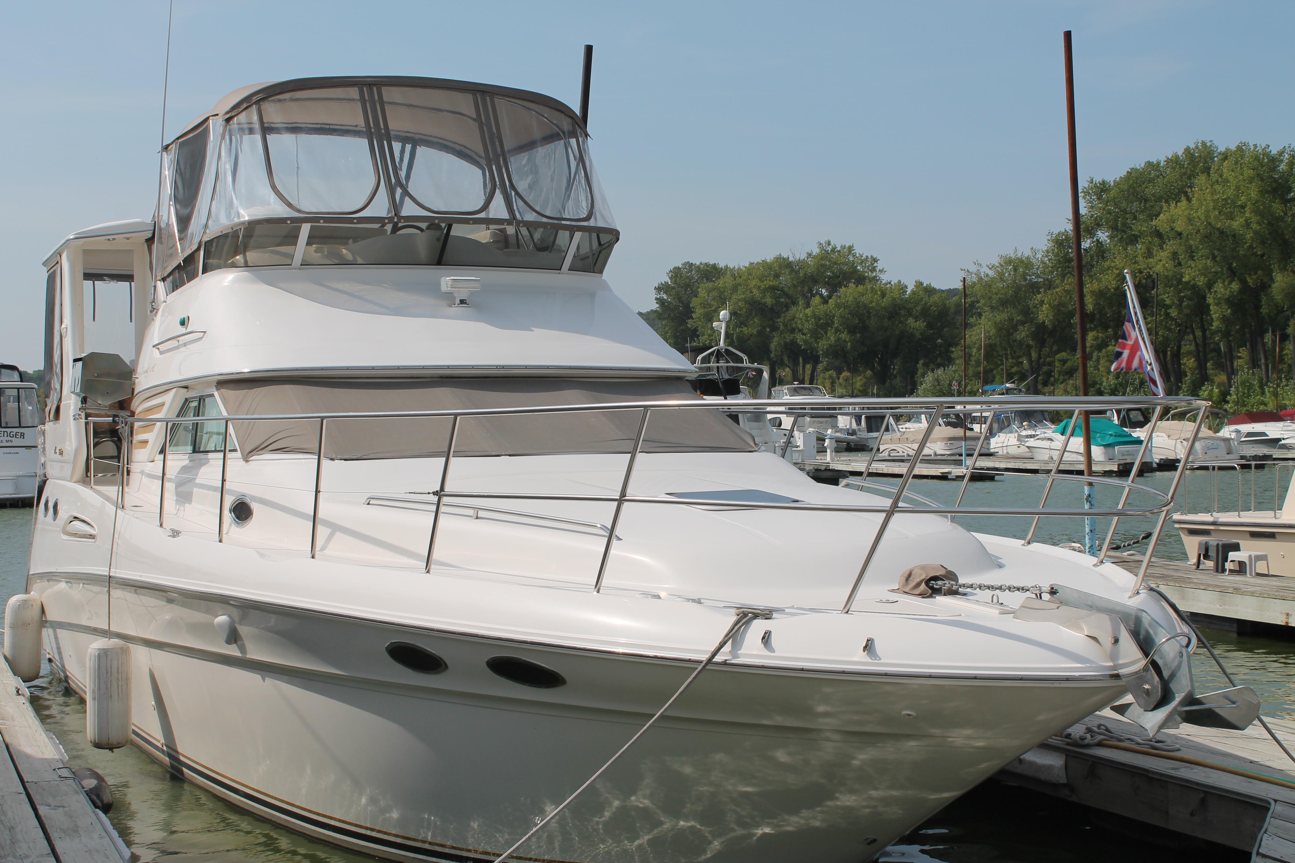 Sea Ray 420 Aft Cabin, Hastings