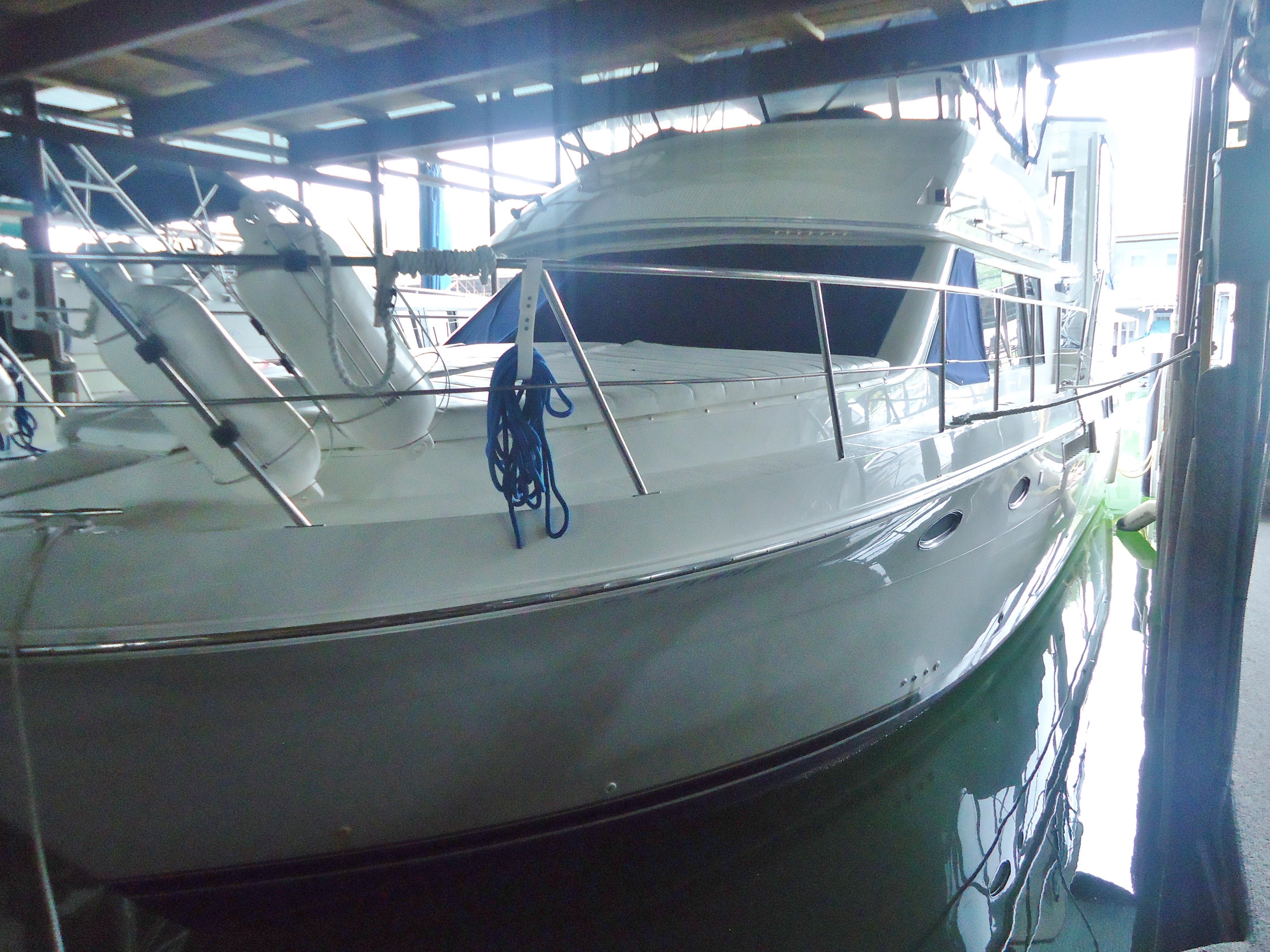 Carver 405 Motor Yacht, Denison