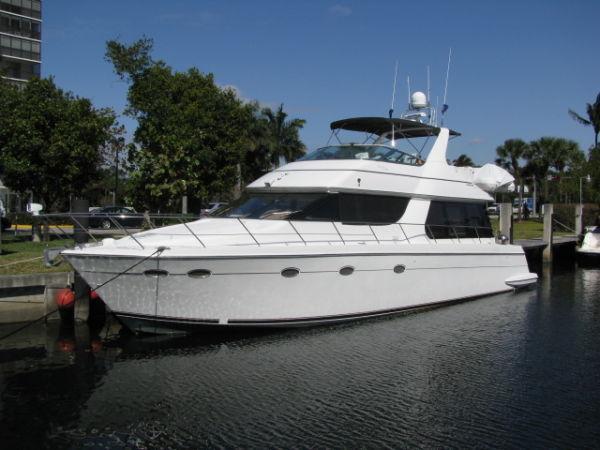 Carver 530 Voyager, Miami