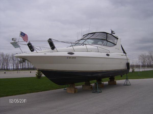 Cruiser Yachts 3075 Express, Green Bay