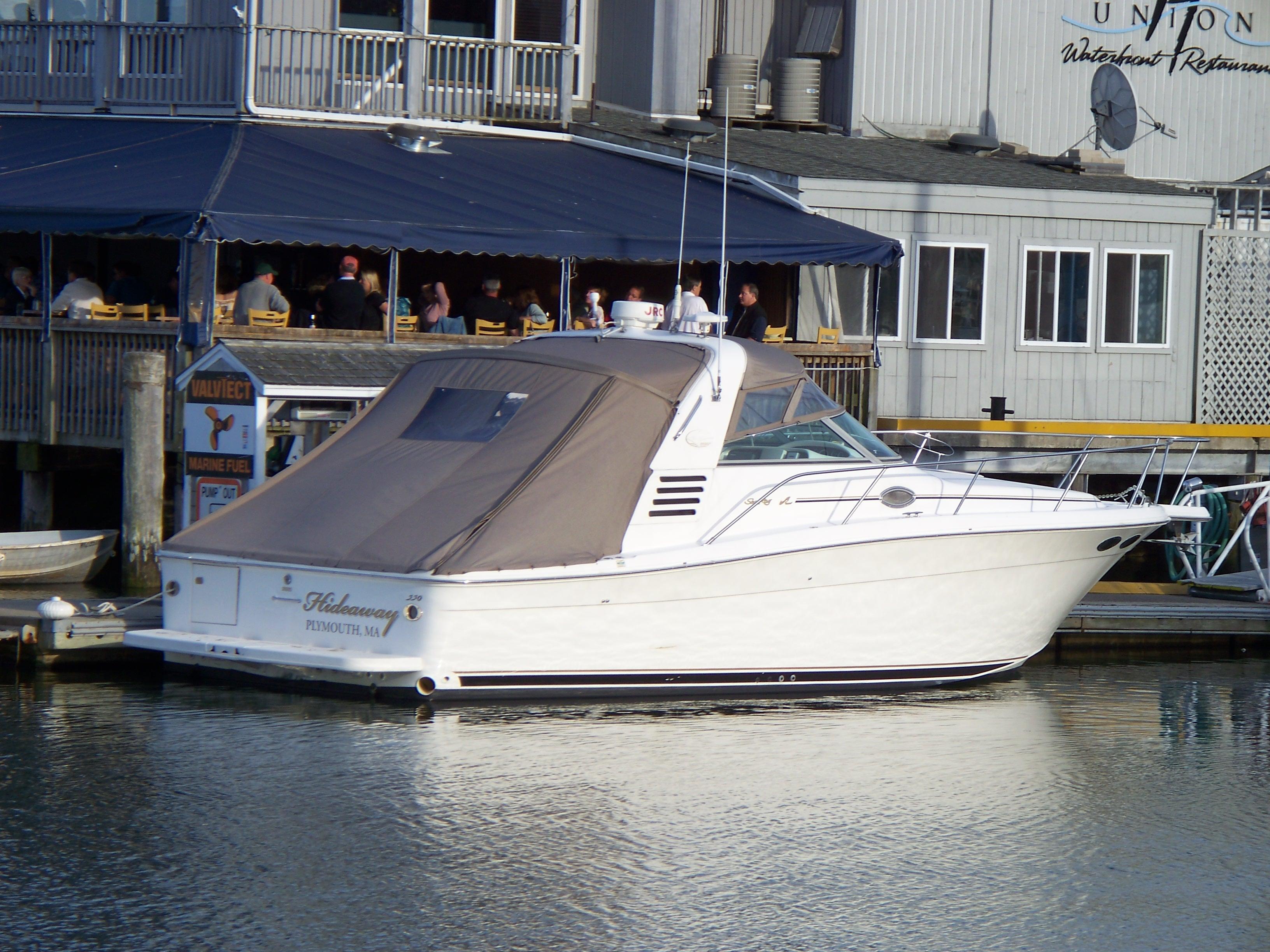 Sea Ray 330 Express Cruiser, Plymouth
