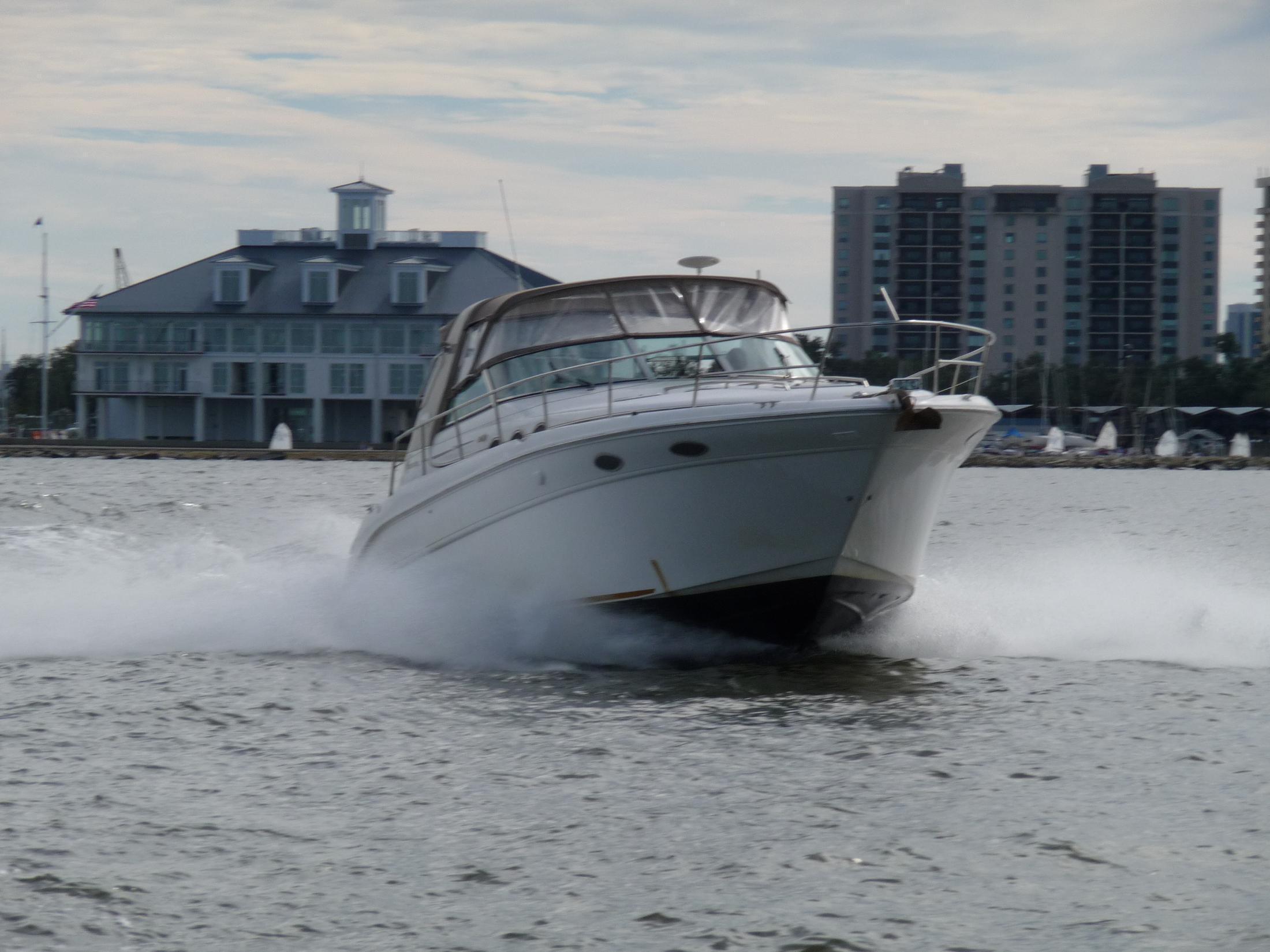 Sea Ray 370 Express Cruiser, New Orleans