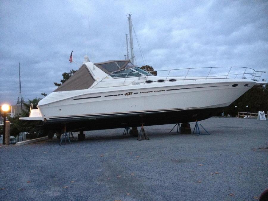 Sea Ray 400 Express Cruiser, Greenport