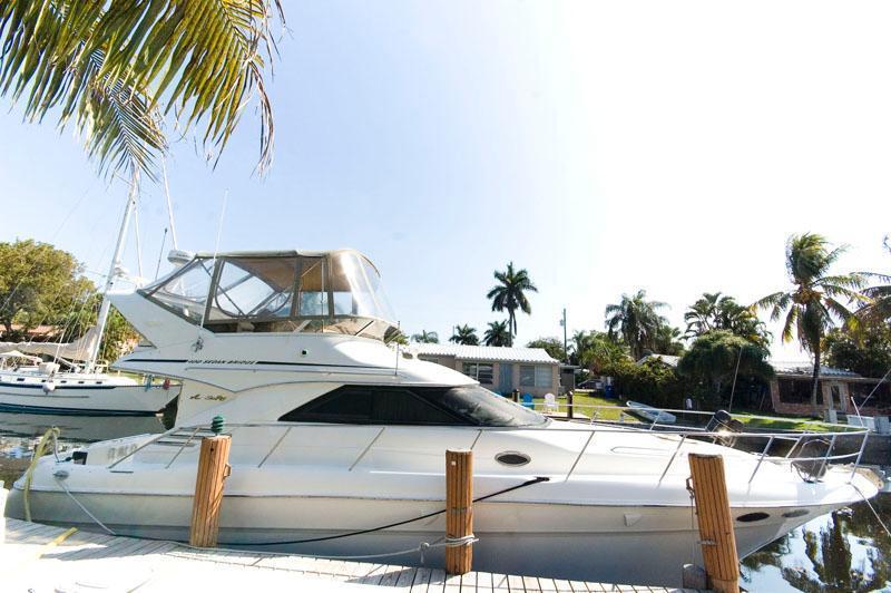 Sea Ray 400 Sedan Bridge, Ft. Lauderdale