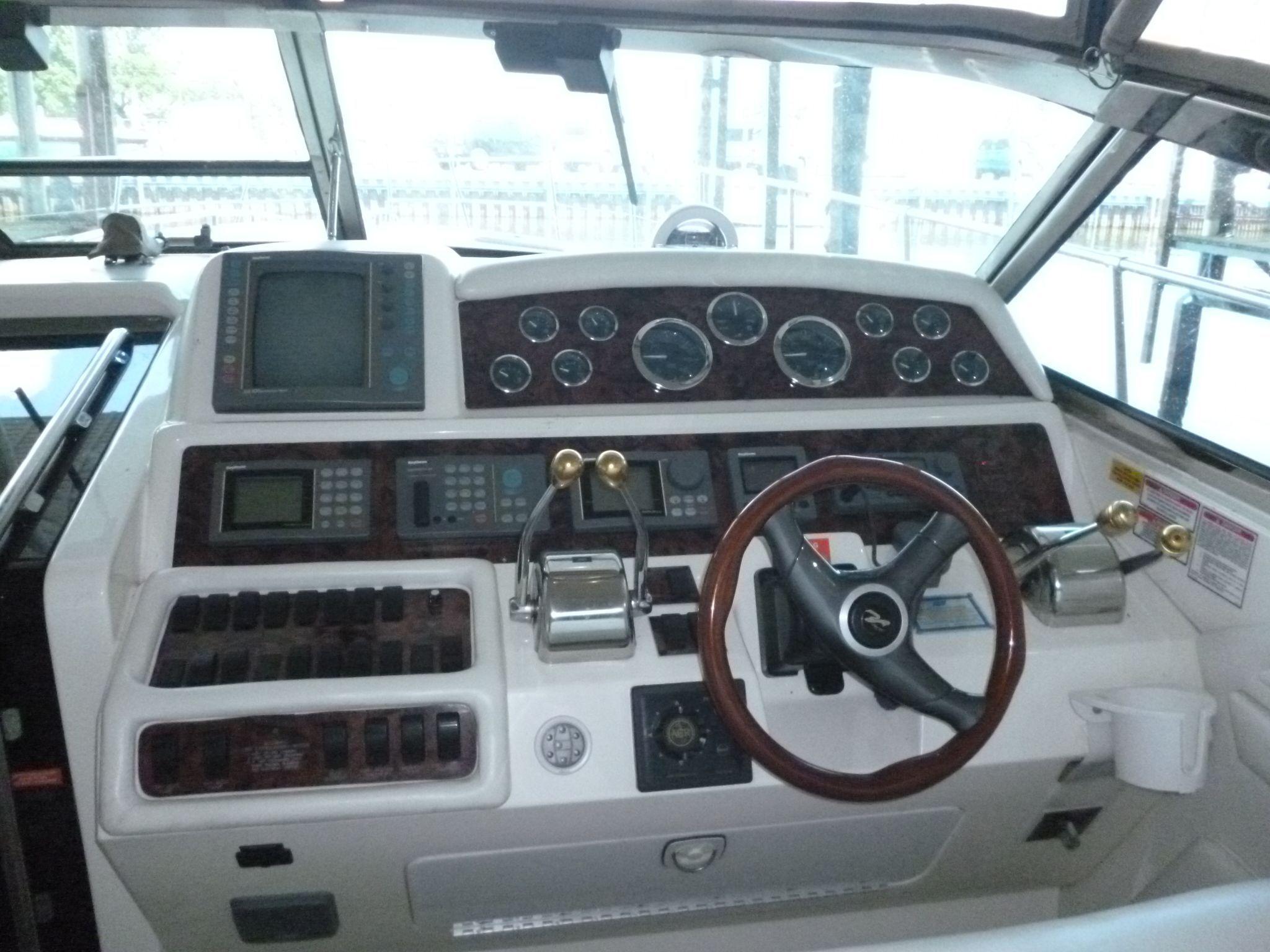 Sea Ray 40 Express Cruiser - M, ST CLAIR SHORES
