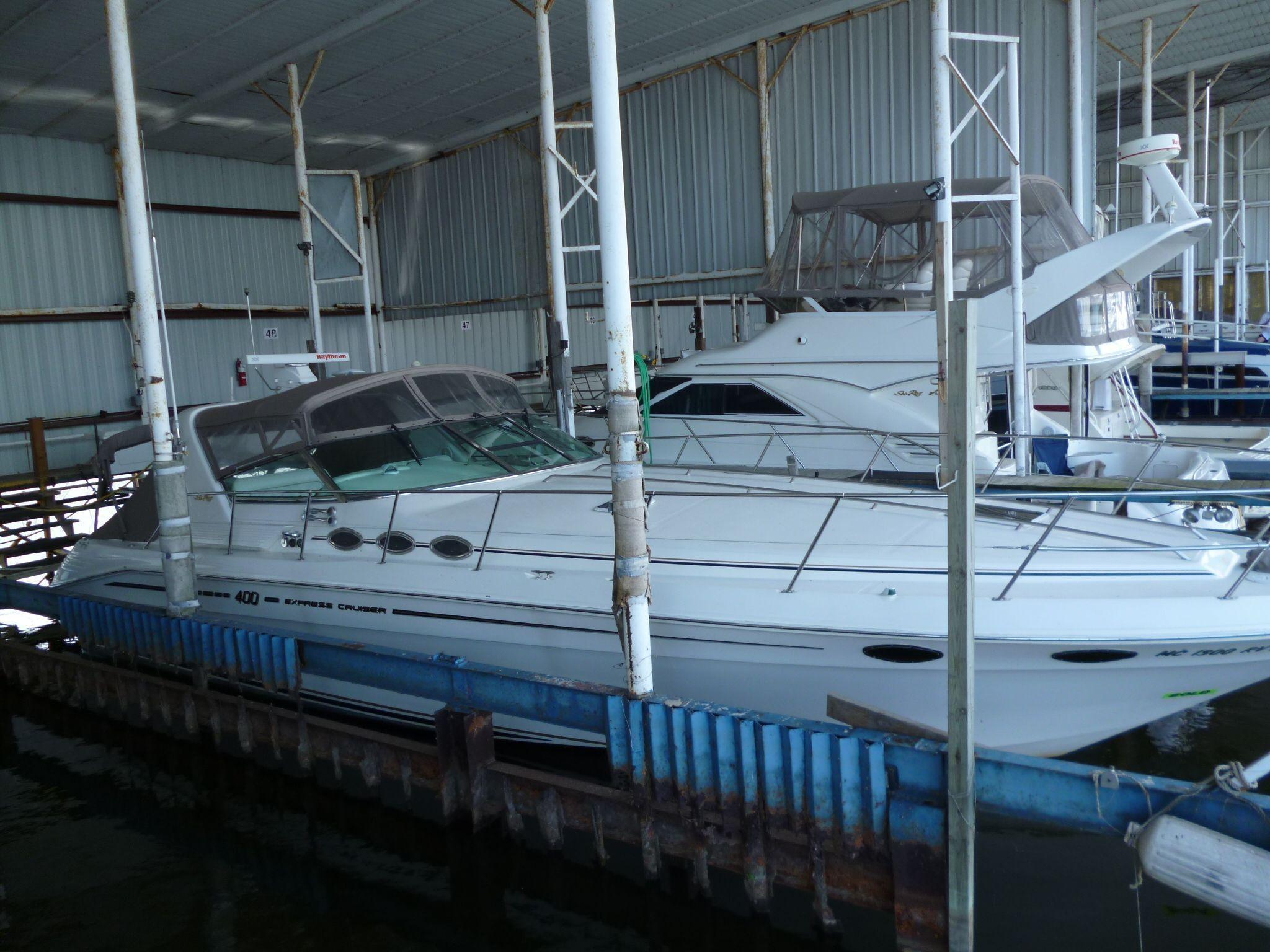 Sea Ray 40 Express Cruiser - M, ST CLAIR SHORES