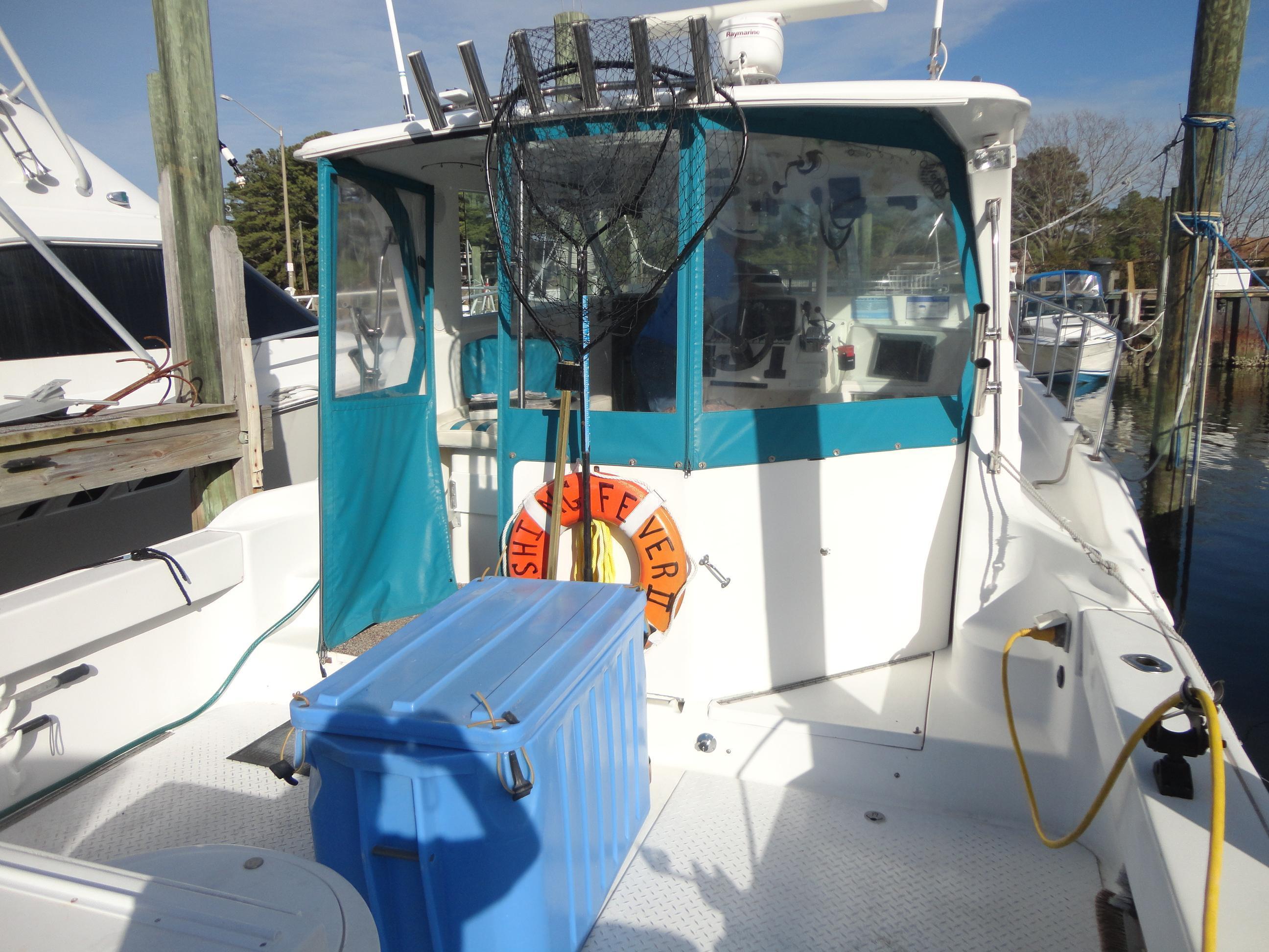 Baha Cruisers 340 CAT,  beach