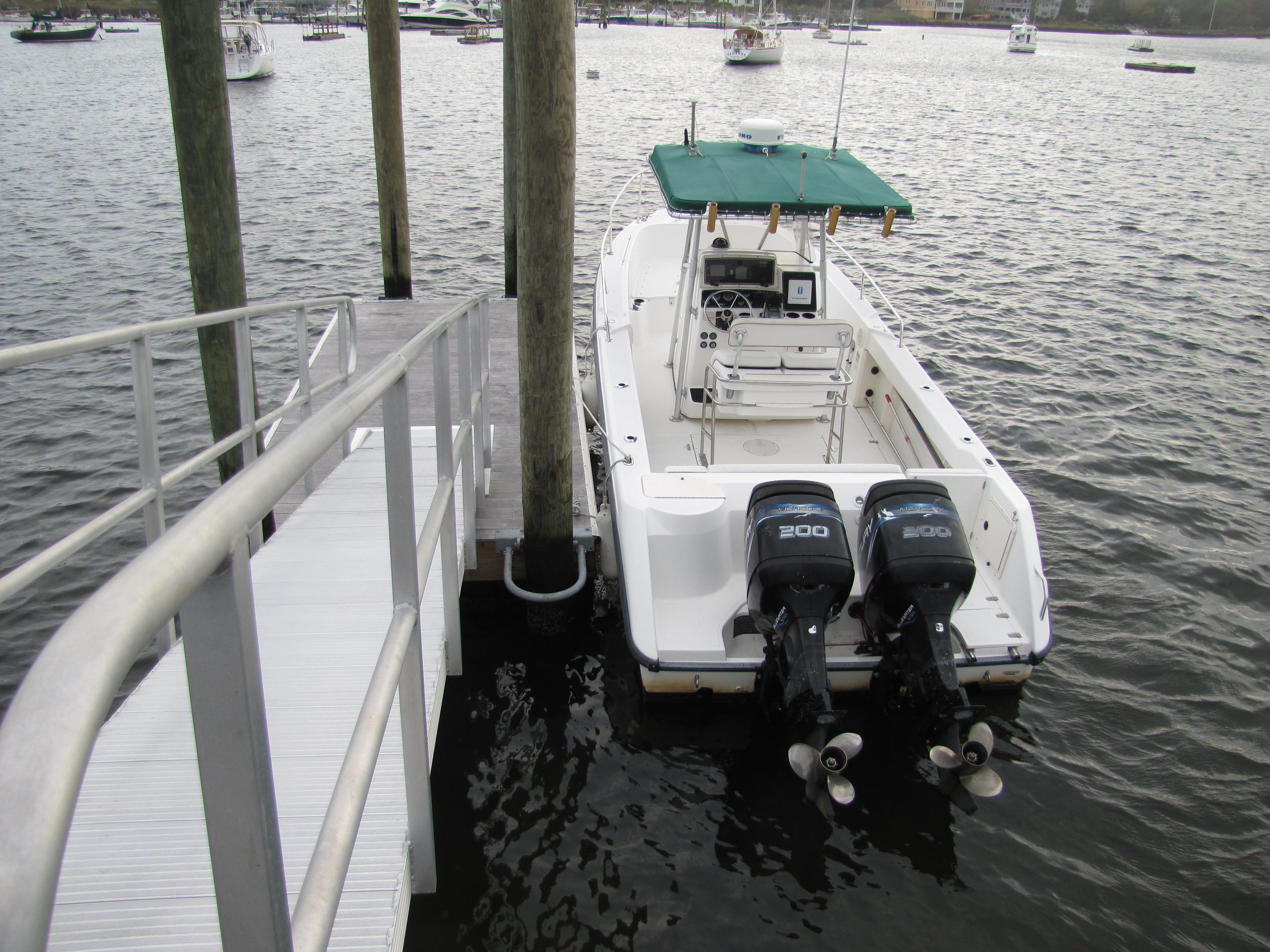 Boston Whaler OUTRAGE, Watch Hill
