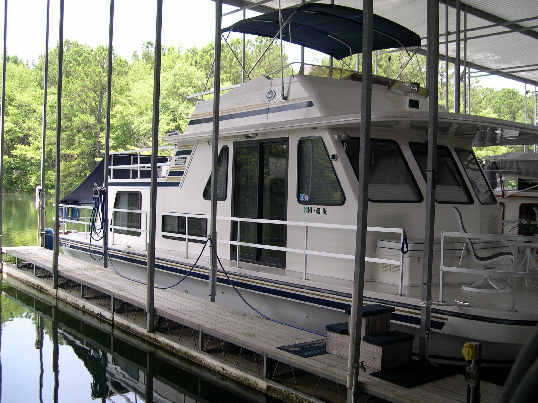 Gibson 41' Cabin Yacht, Bay Springs