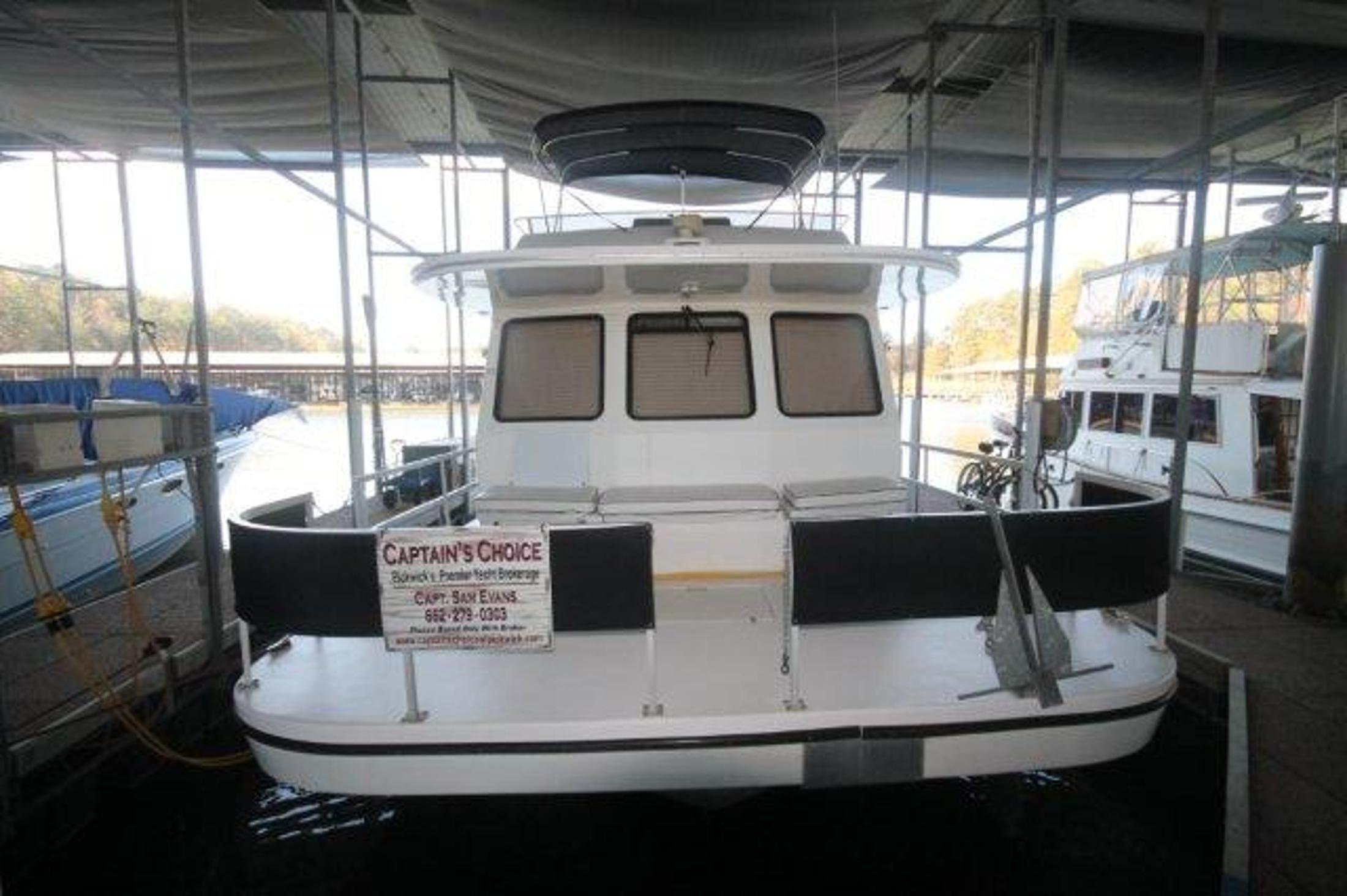 Gibson 41 Cabin Yacht, Pickwick Lake, MS