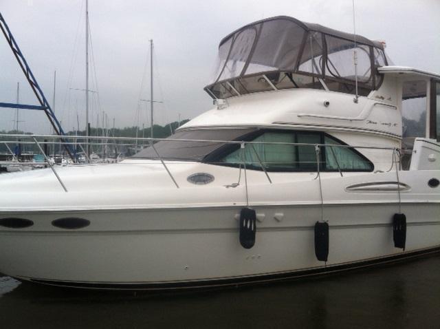Sea Ray 370 Aft Cabin, Lower