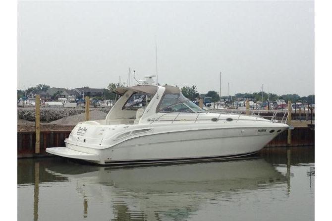 Sea Ray 38 Sundancer, Port Clinton