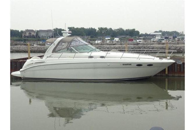 Sea Ray 38 Sundancer, Port Clinton