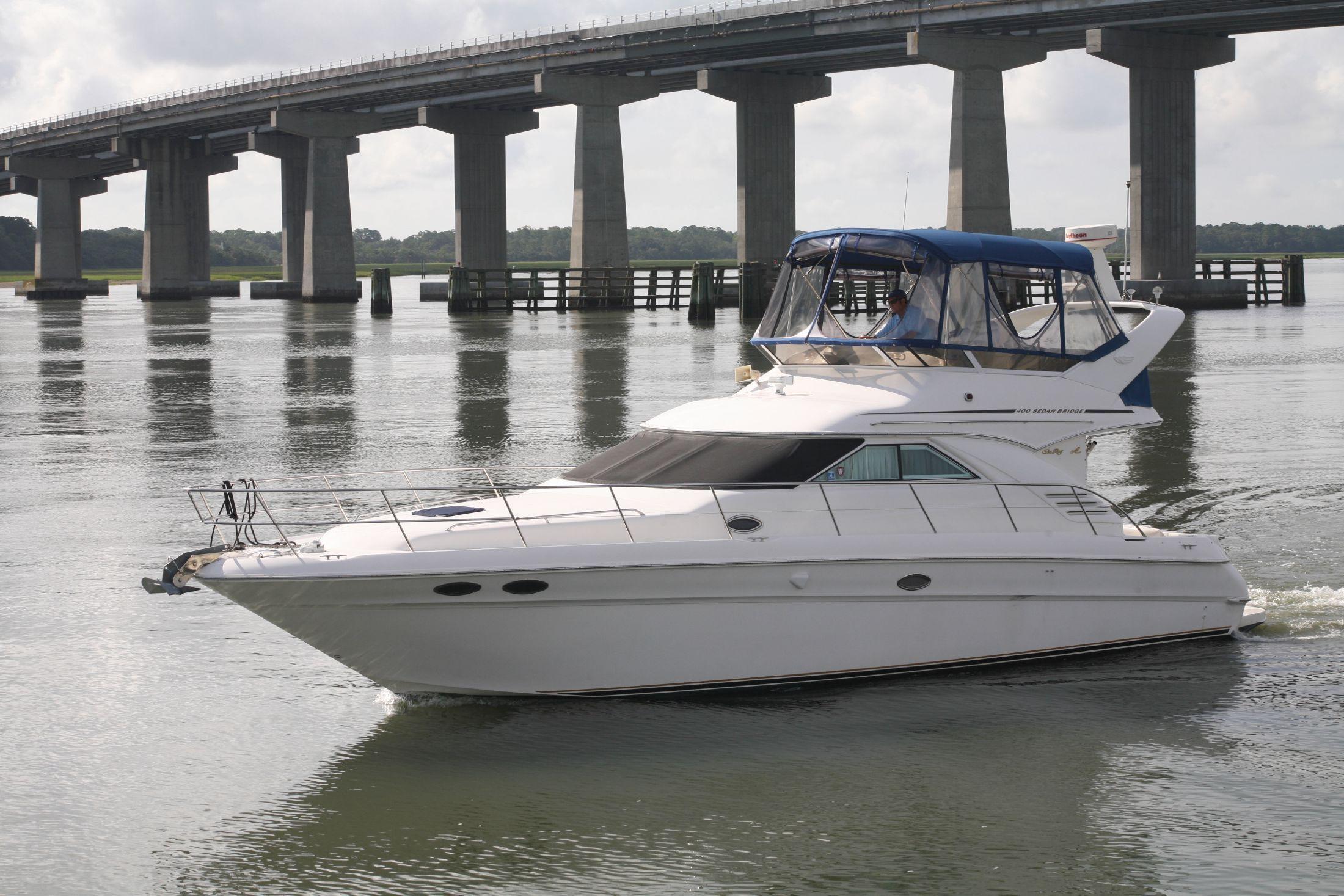 Sea Ray 400 Sedan Bridge, Beaufort