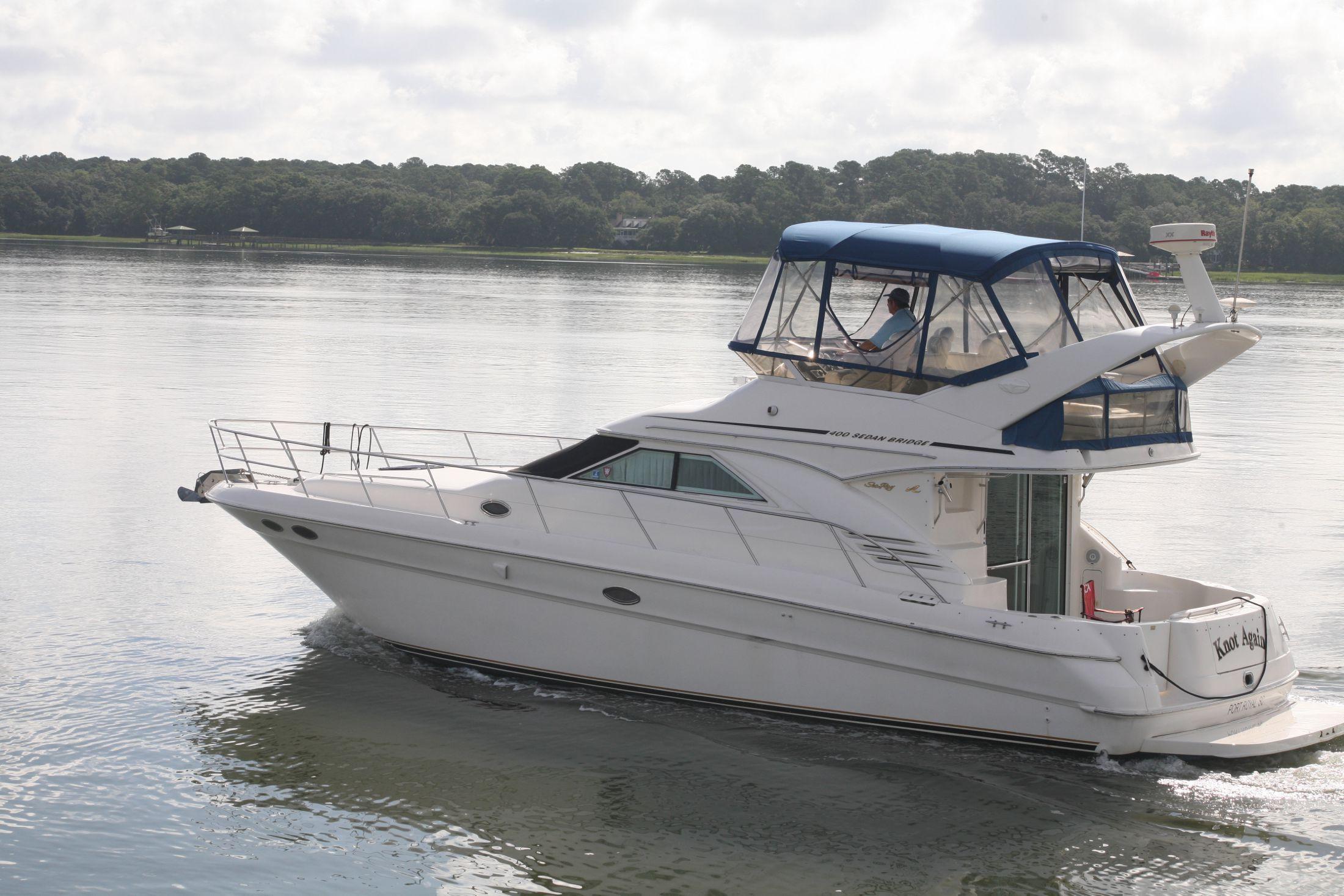 Sea Ray 400 Sedan Bridge, Beaufort