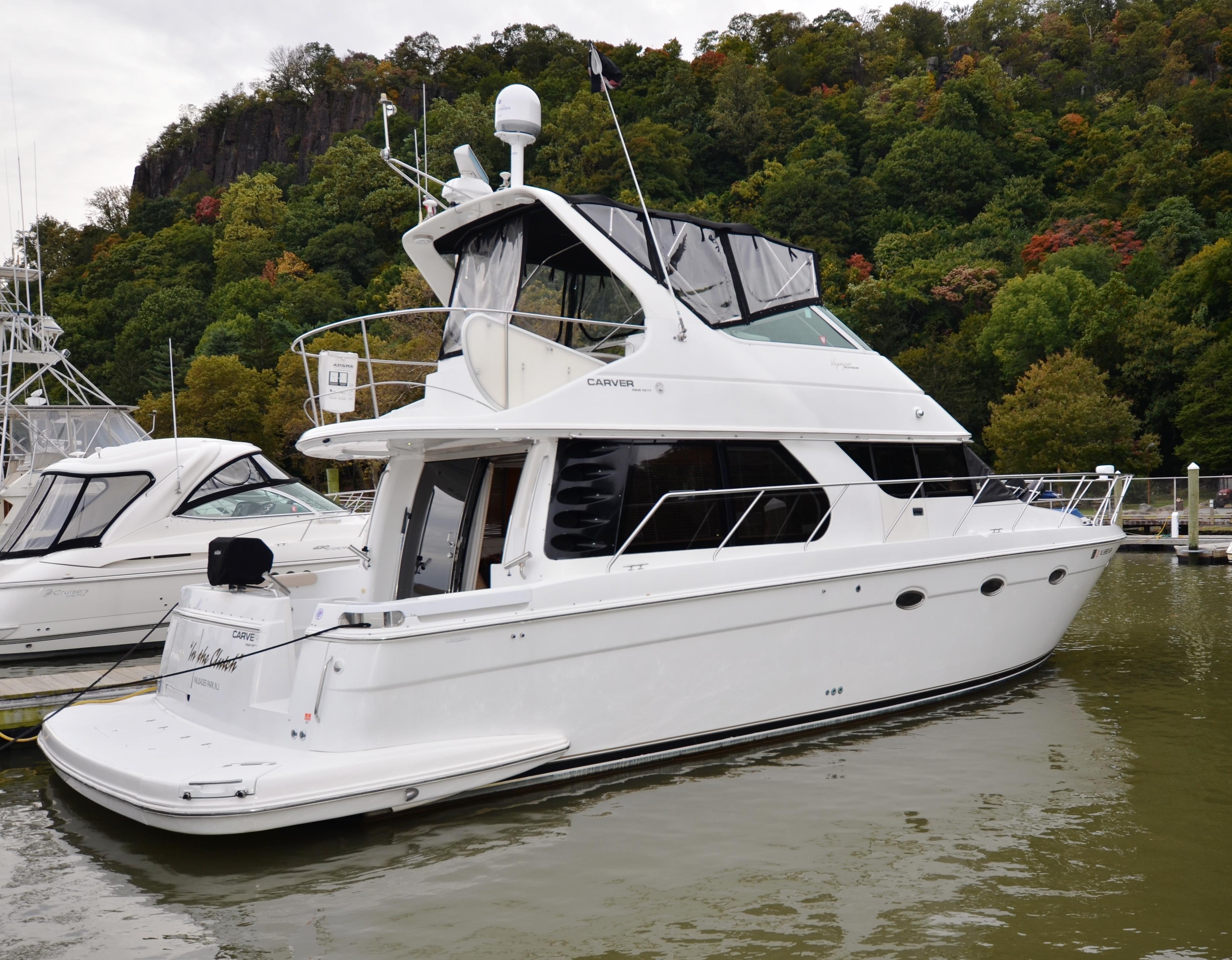 CARVER YACHTS 450 Voyager, Englewood Cliffs