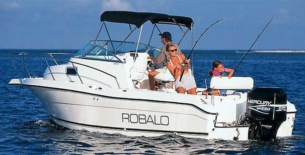 Robalo 2240 Walkaround - Offshore Fishing Machine, Ocala