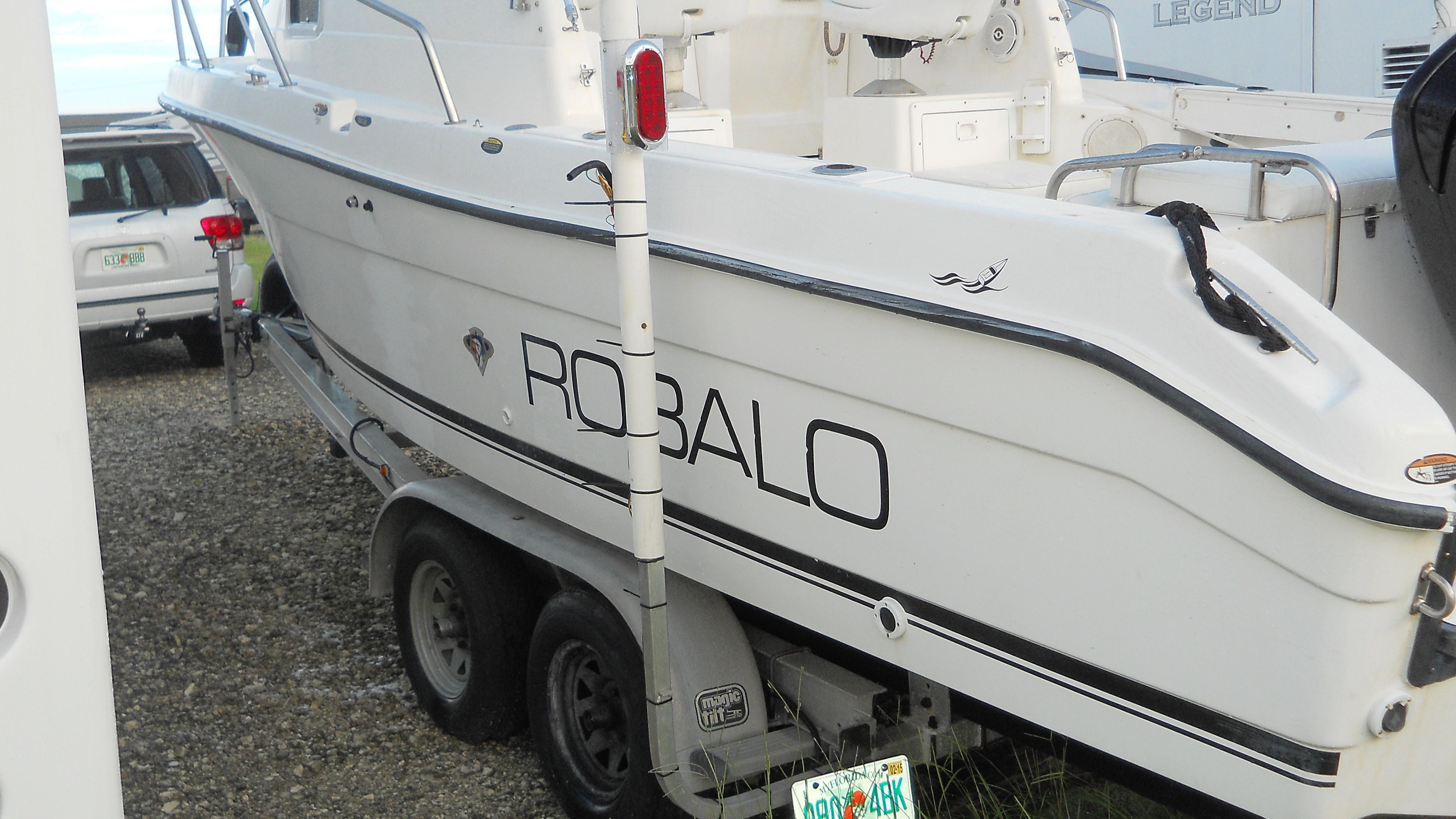 Robalo 2240 Walkaround - Offshore Fishing Machine, Ocala