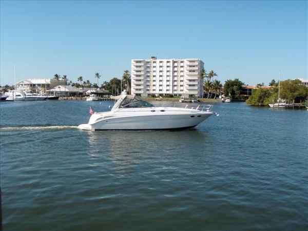 Sea Ray 380 Sundancer, Naples