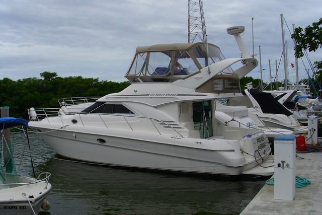 Sea Ray 400 Sedan Bridge, Miami