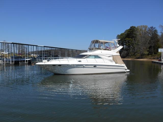 Sea Ray 400 Sedan Bridge, Chattanooga