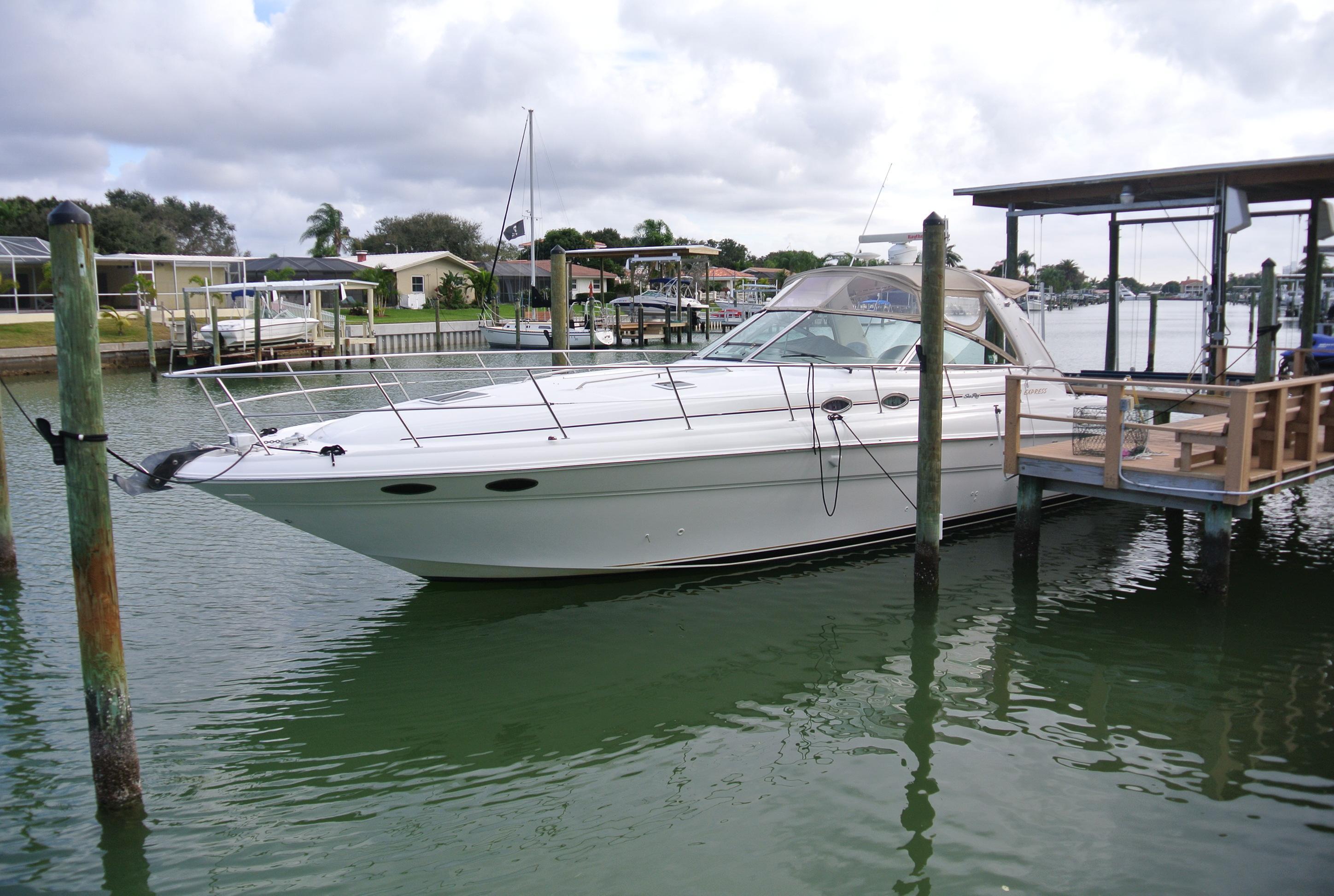 Sea Ray 410 Express Cruiser, Clearwater