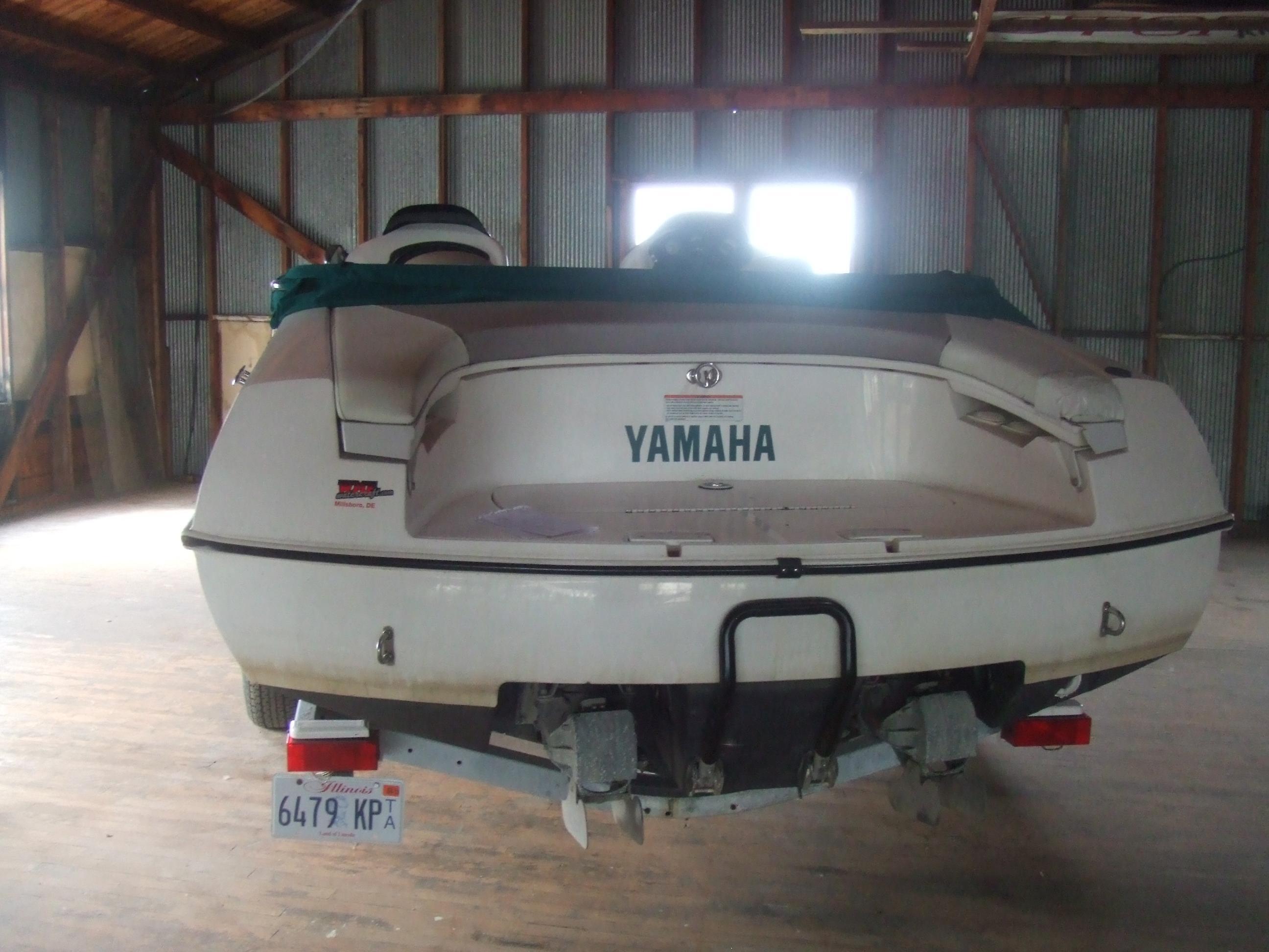 Yamaha 20' Jet Boat