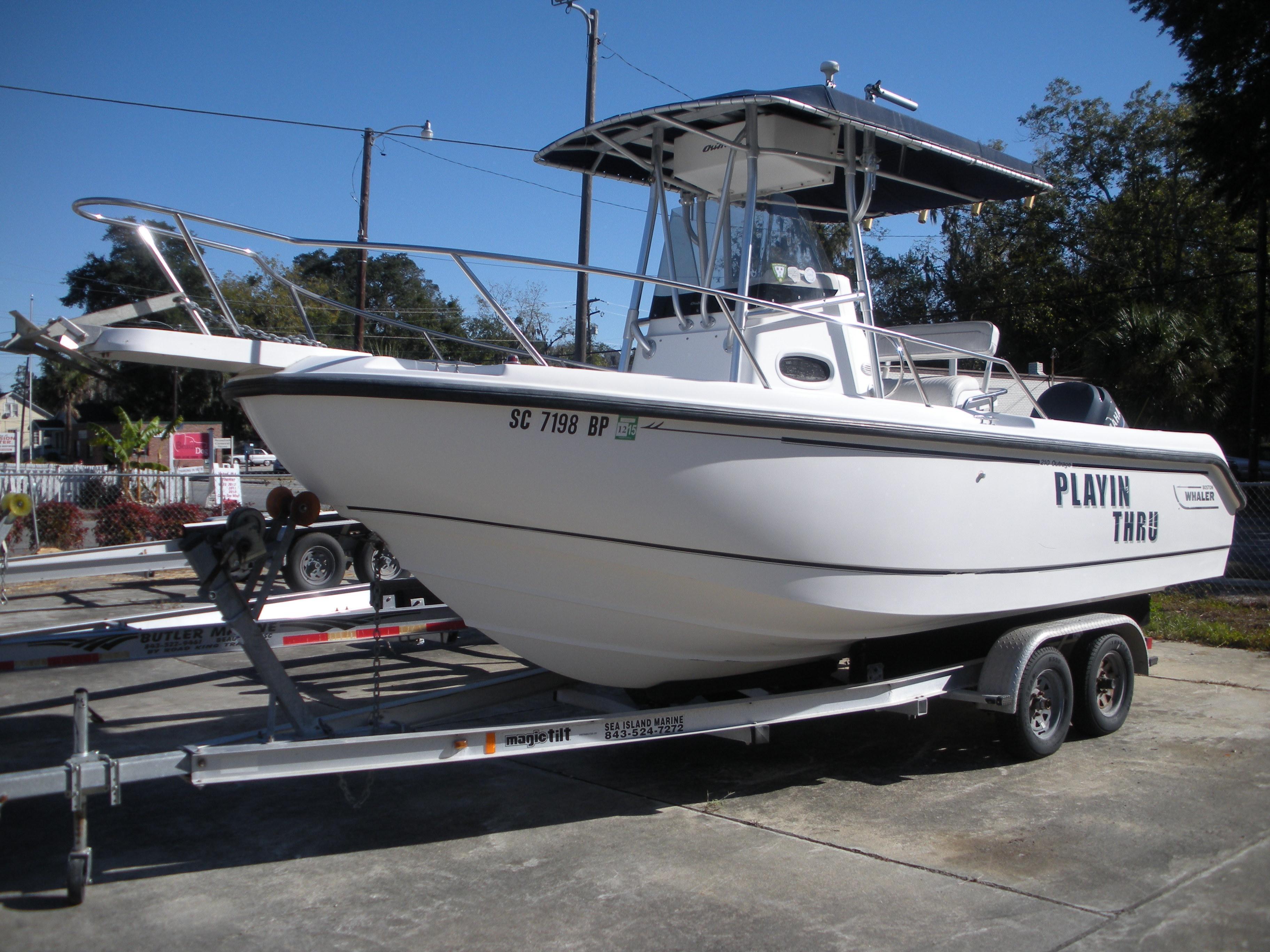 Boston Whaler Outrage 210, Beaufort