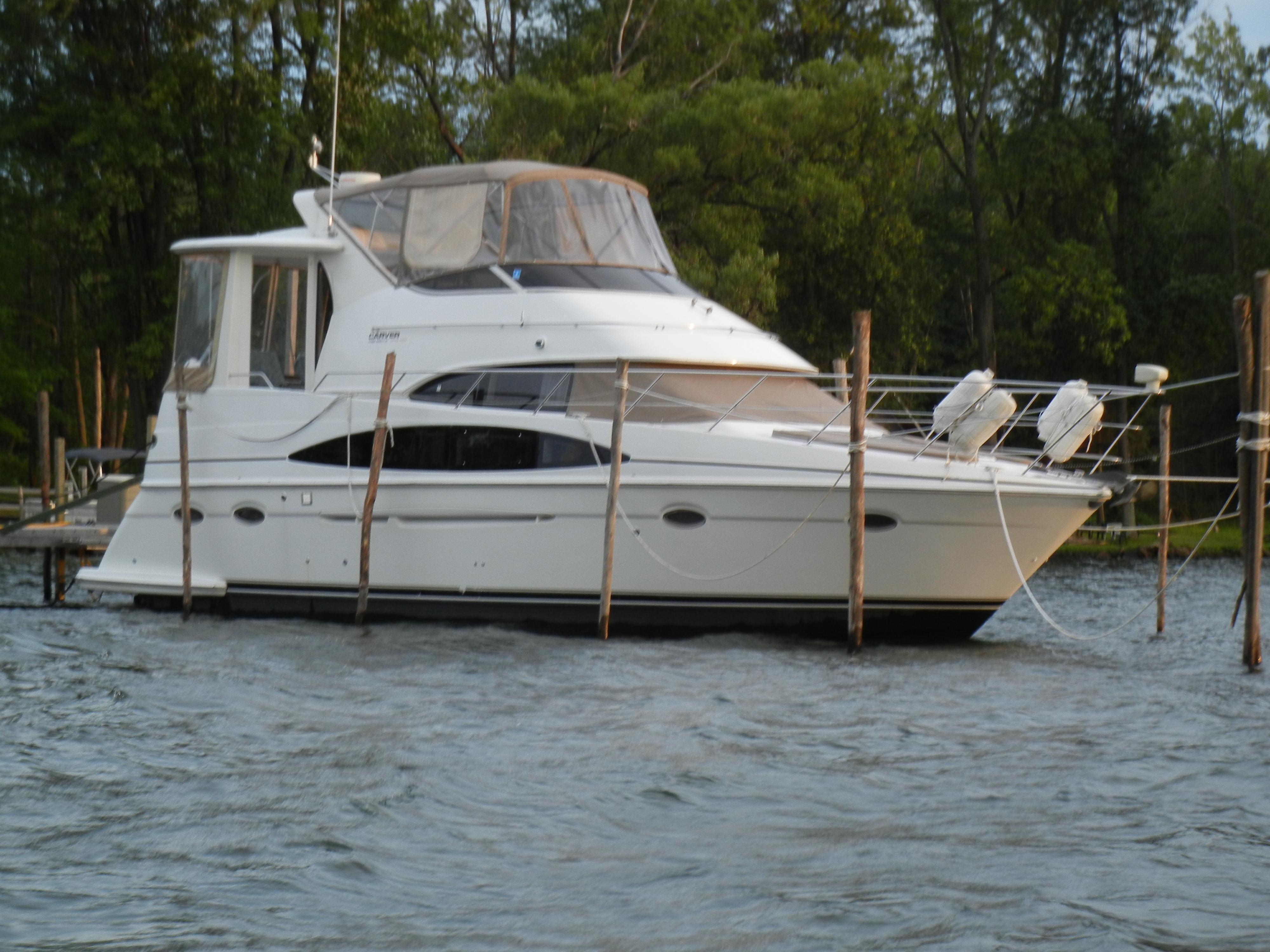 Carver 396 Motor Yacht, Chautauqua Lake-Celoron