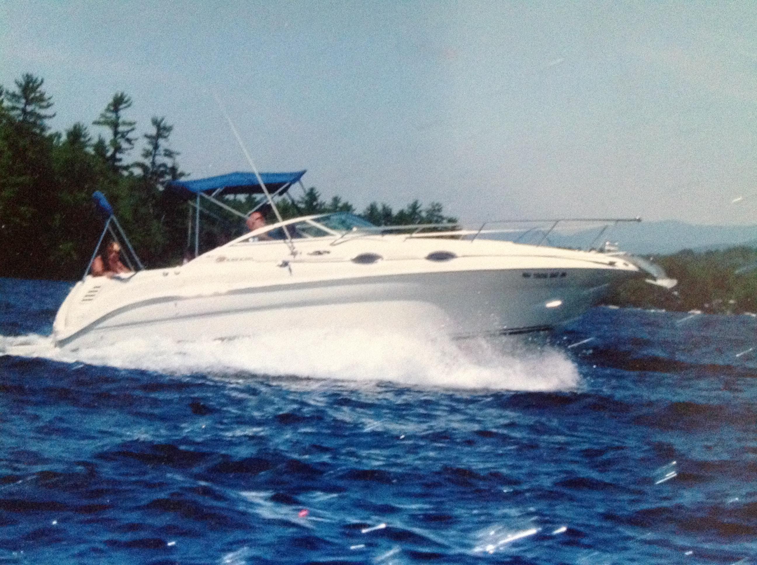 Sea Ray 260 Sundancer, Gilford