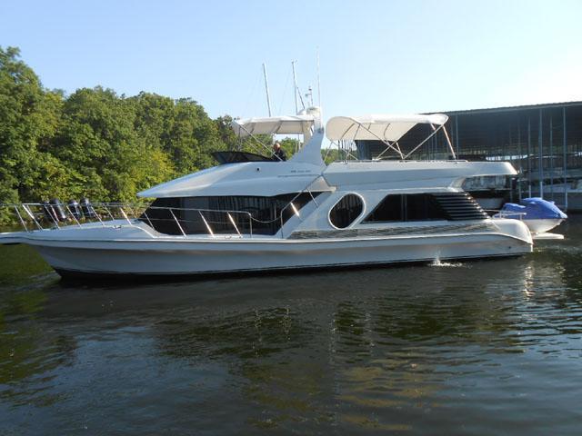 Bluewater Yachts 5200 LE Custom, Lake Ozark