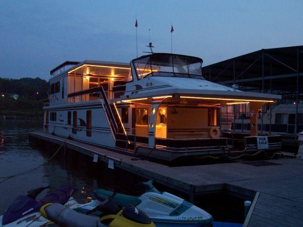 Majestic Houseboat, Inver Grove Heights