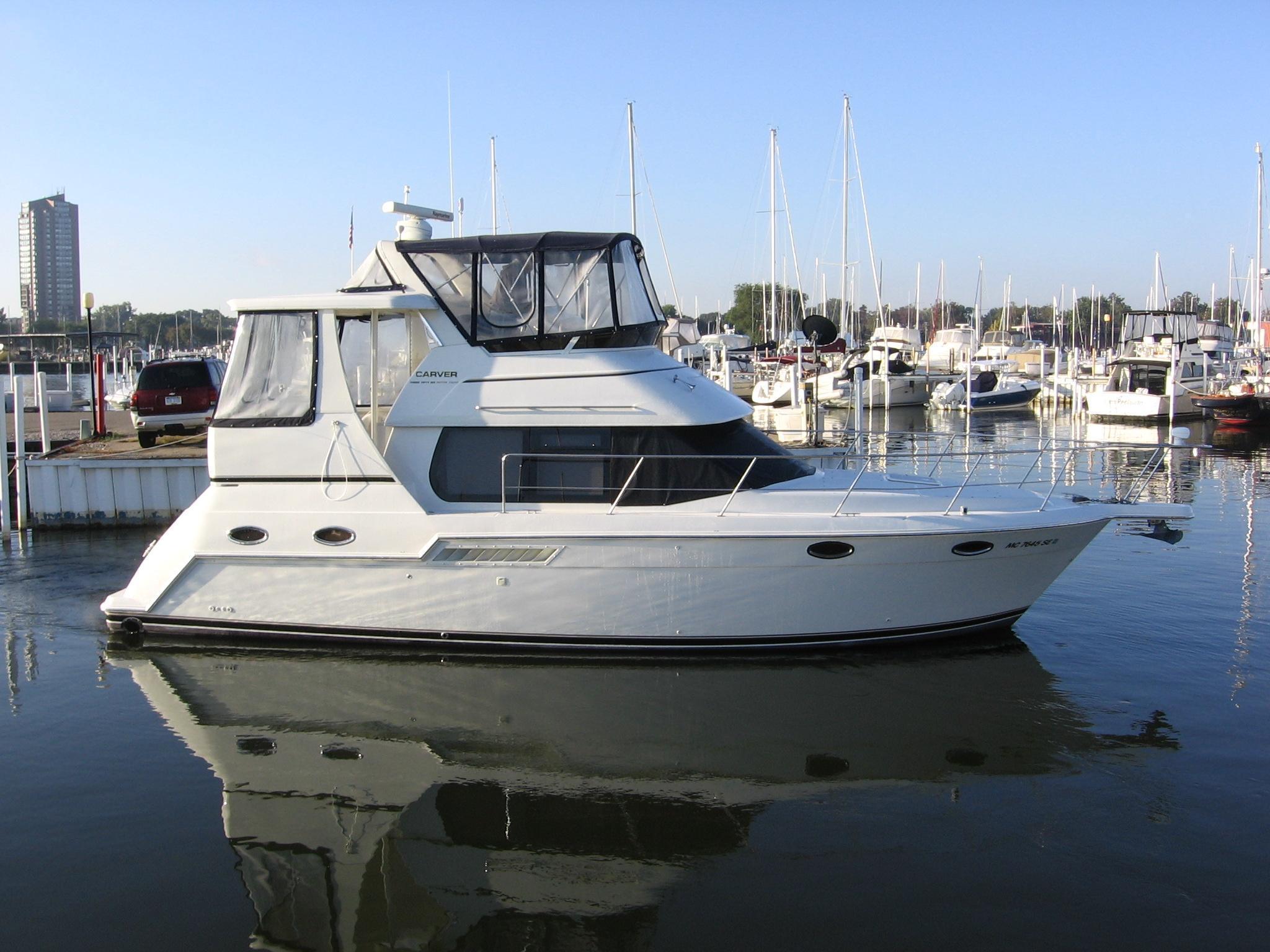 Carver 356 Motor Yacht, St. Clair Shores