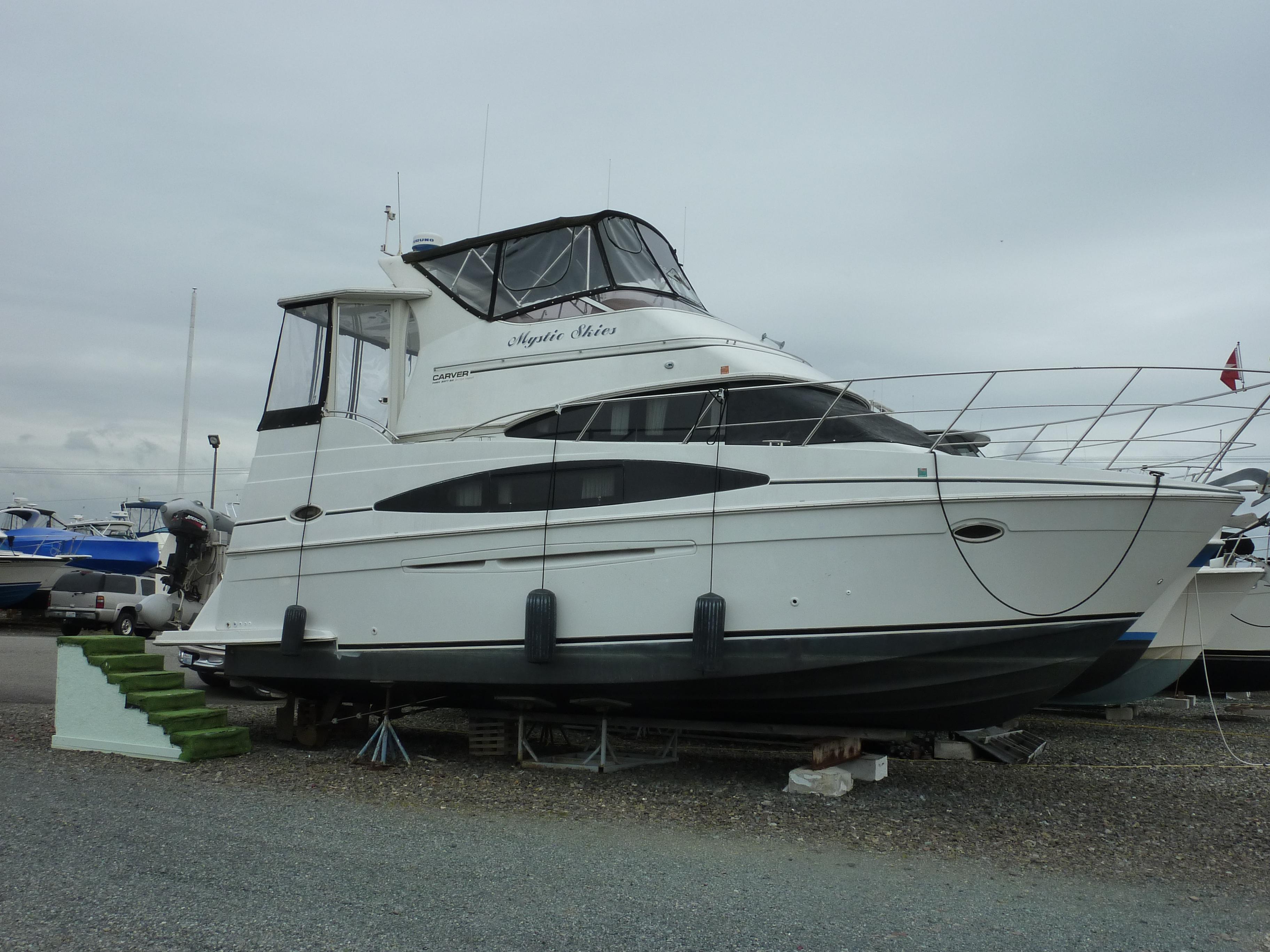Carver 366 Motor Yacht, Everett