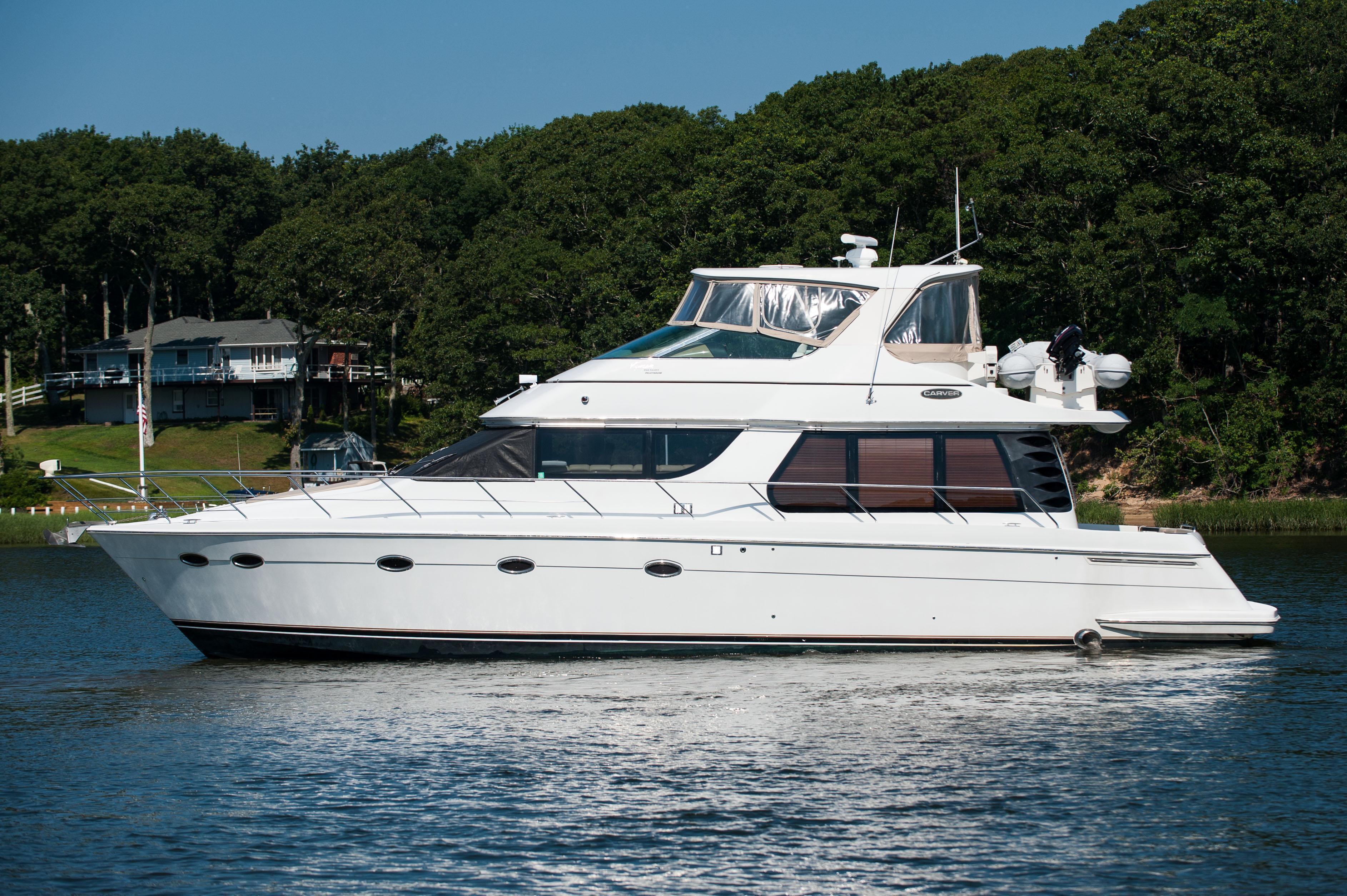 CARVER YACHTS 530 Voyager, Mattituck