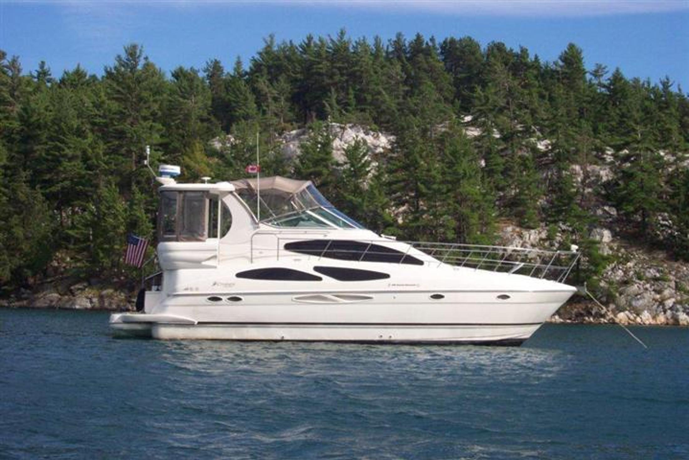 Cruisers 4050 Motor Yacht, Sandusky