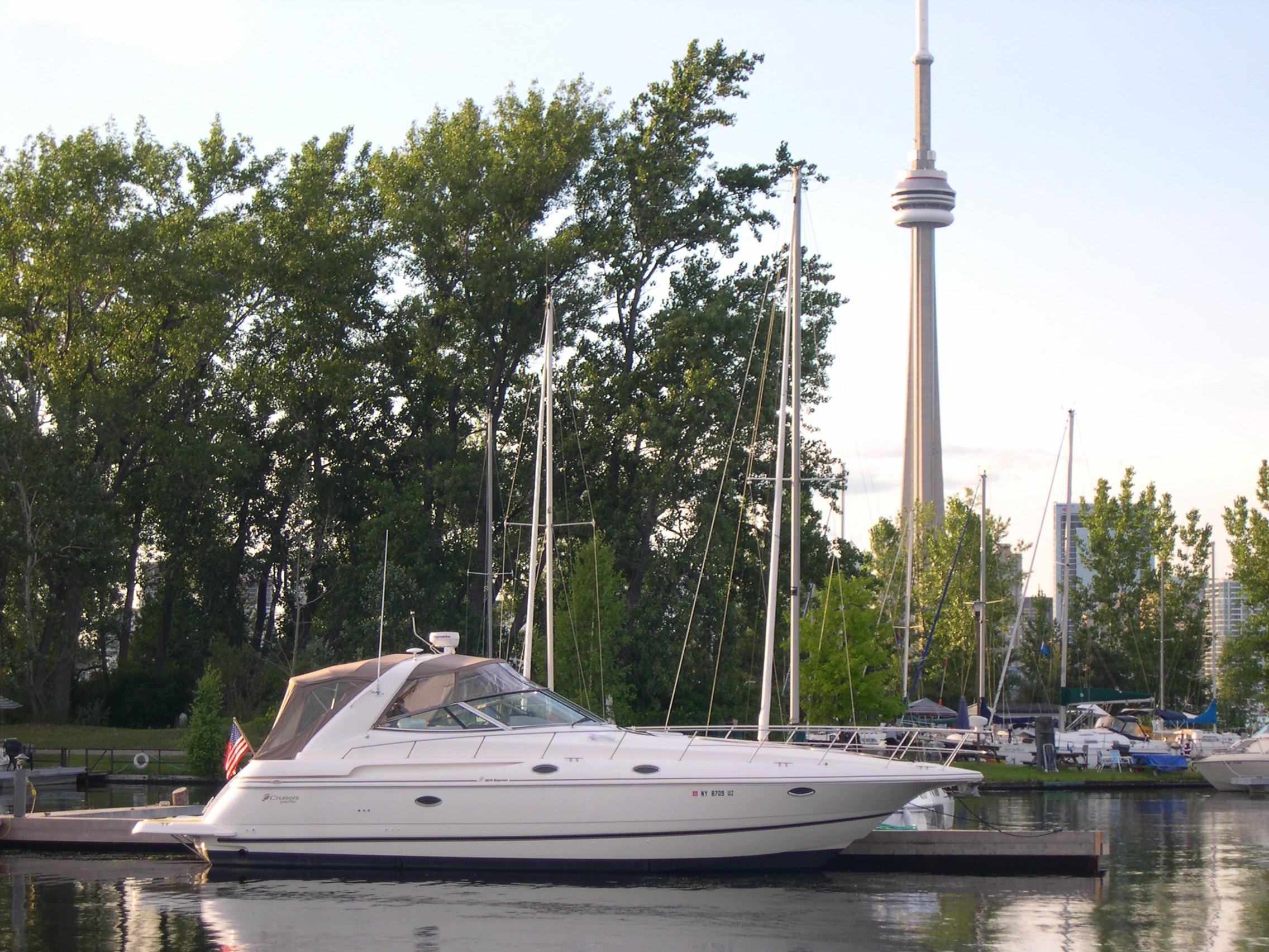 Cruisers Yachts 3870 Express Cruiser, Sodus Point