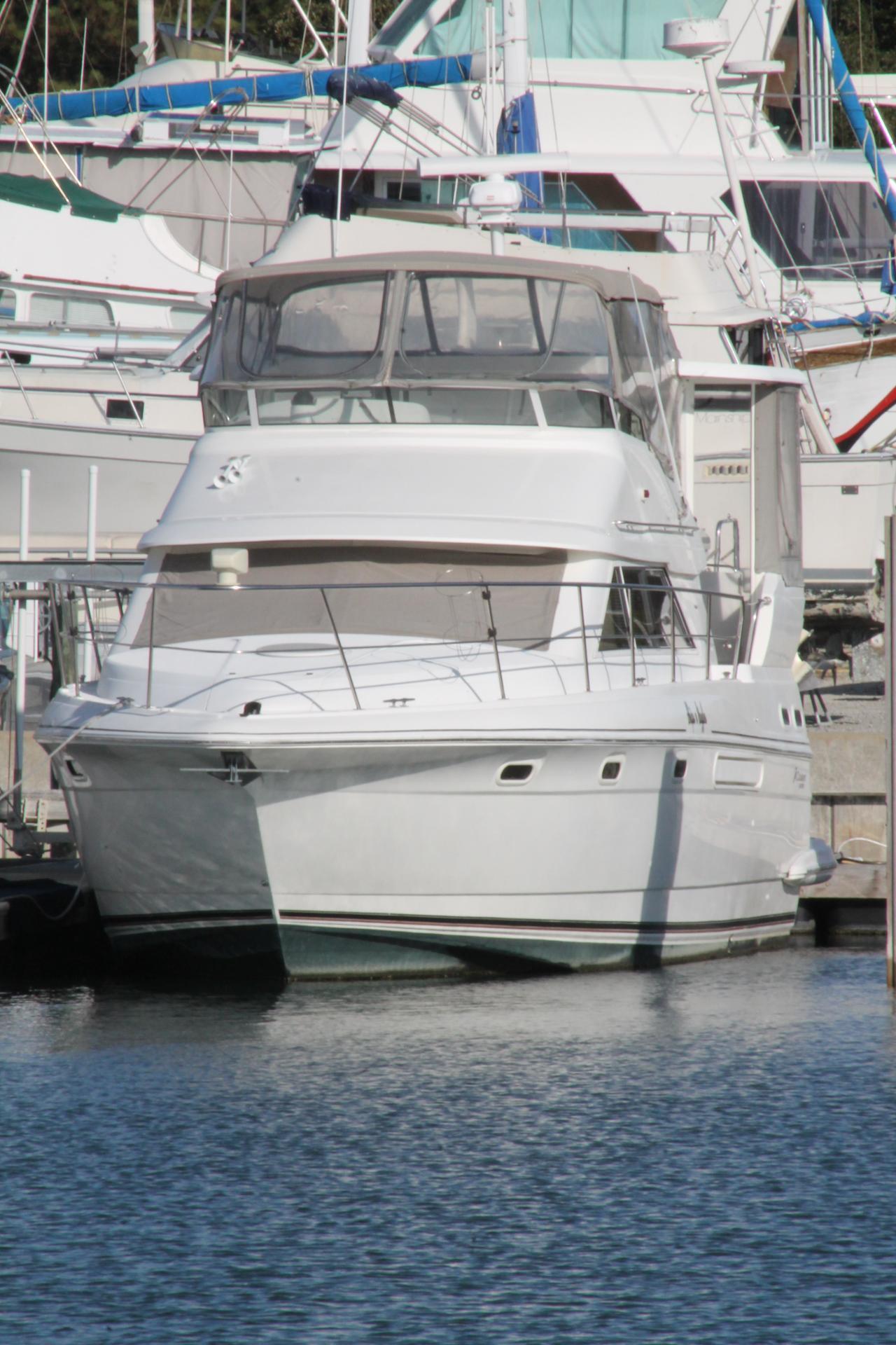 Cruiser Yachts 3750 MOTOR YACHT, Wilmington