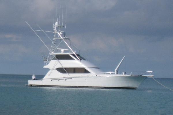 Hatteras Enclosed FB Sportfish, North Miami