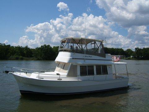 Mainship 400 Trawler, Middle River