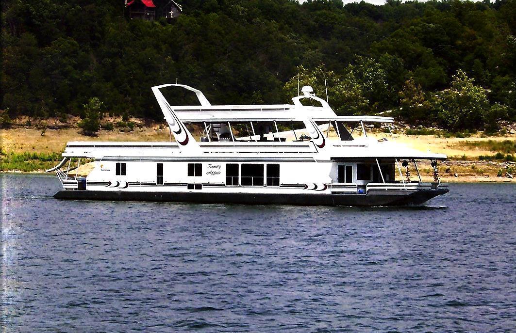 Sunstar 20' x 97' Houseboat, Lake Cumberland