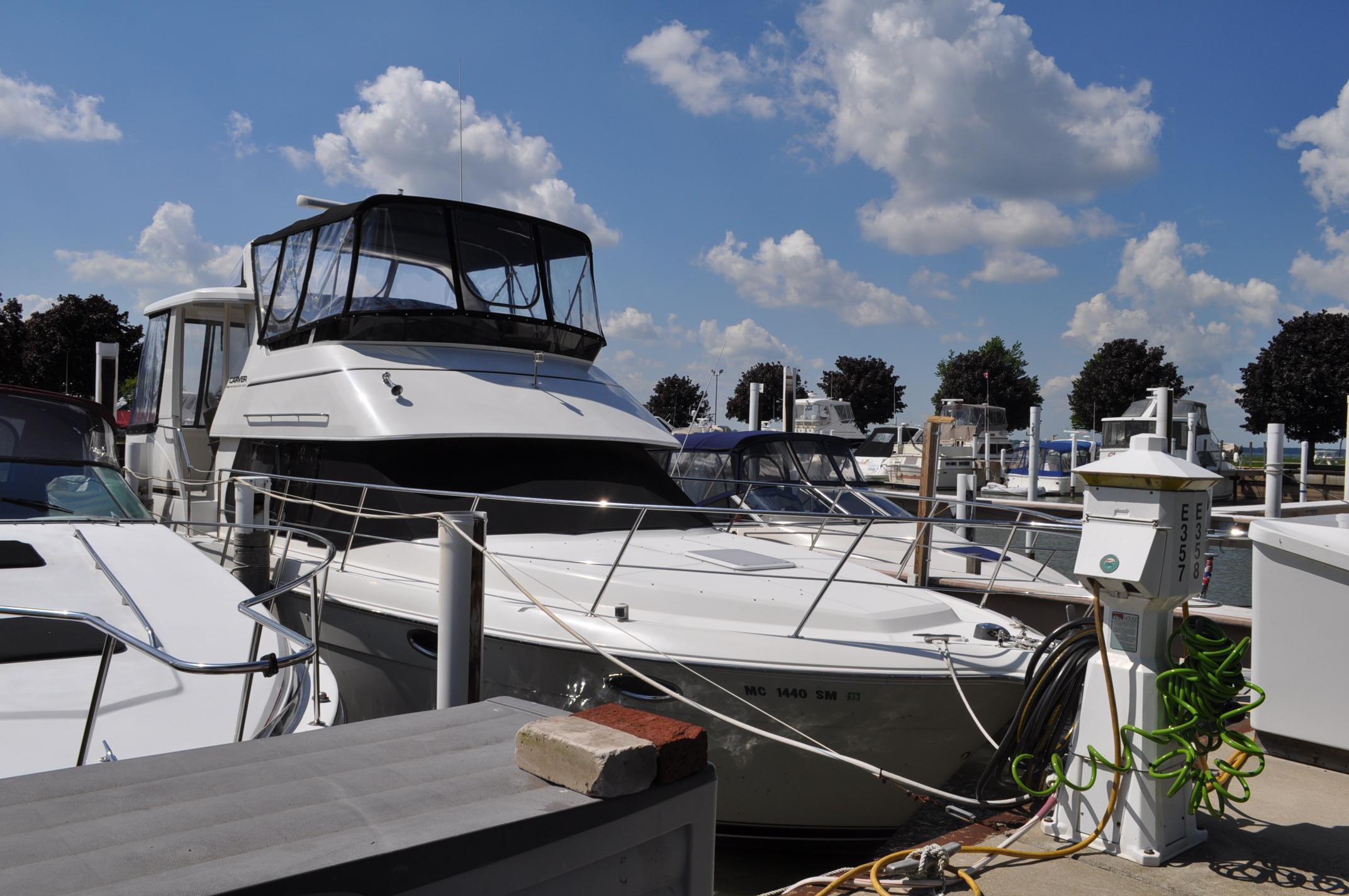 Carver 356 Motor Yacht, Harrison Township