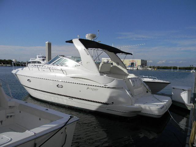 Cruisers Yachts 370 Express Diesel, Tampa