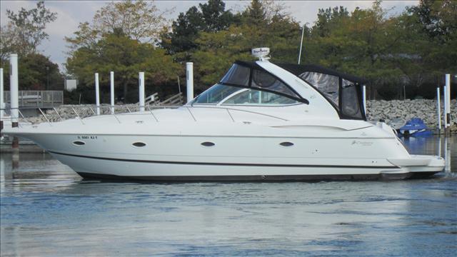 Cruisers Yachts 400 Express, Kenosha